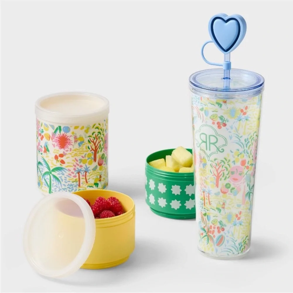 Roller Rabbit tumbler features